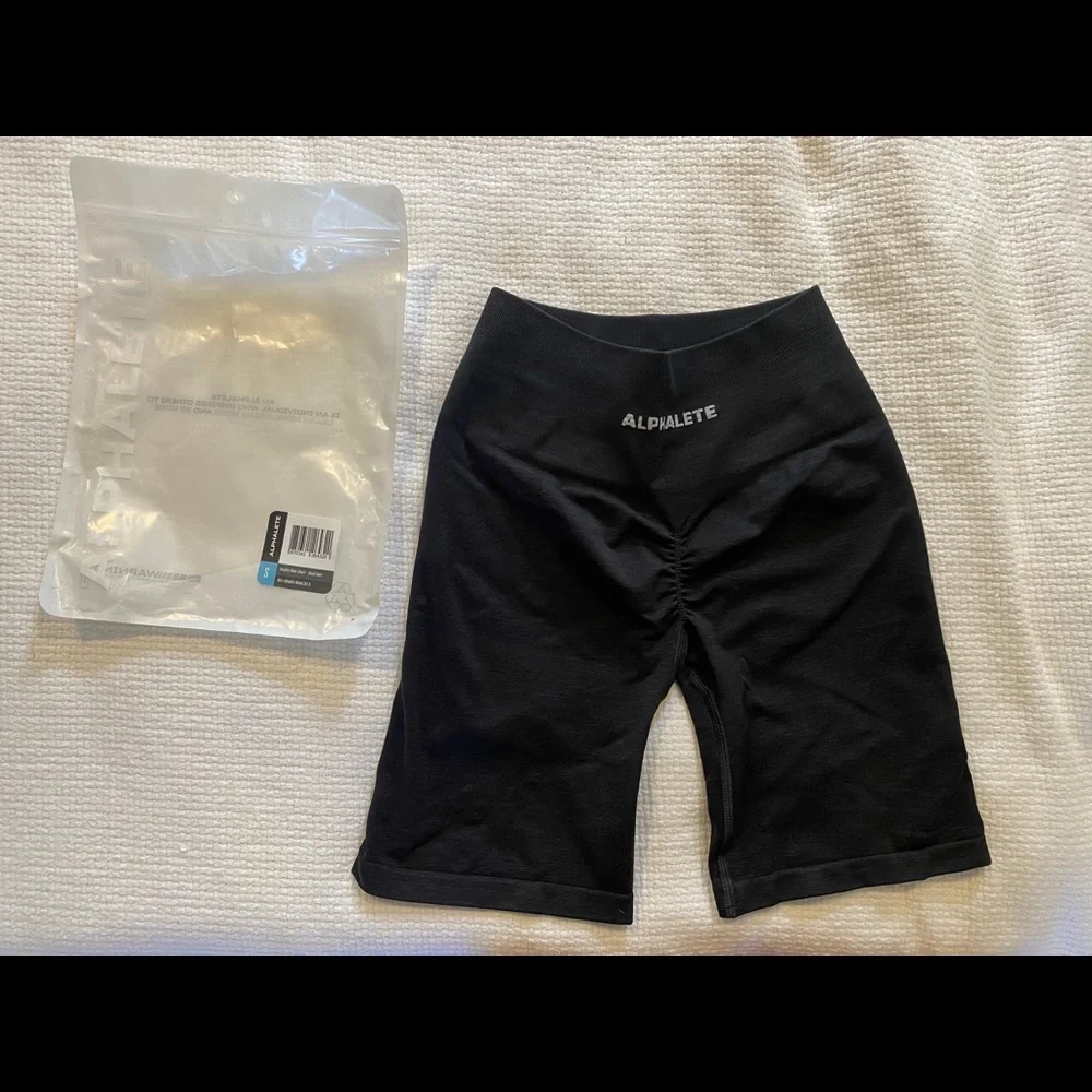 Alphalete AMPLIFY SHORT 7.5" - Picture 6 of 7